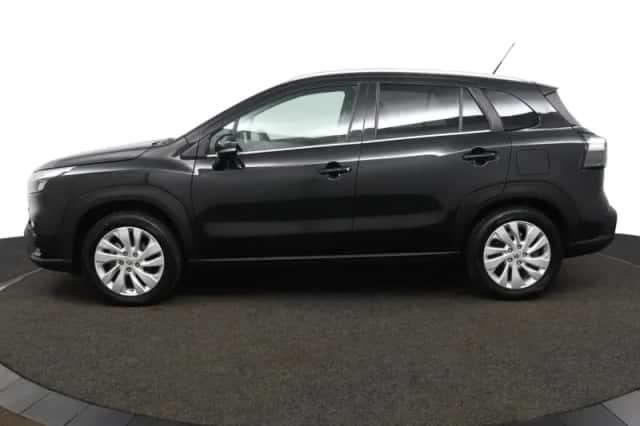 Suzuki S-Cross (2024) thumbnail 3