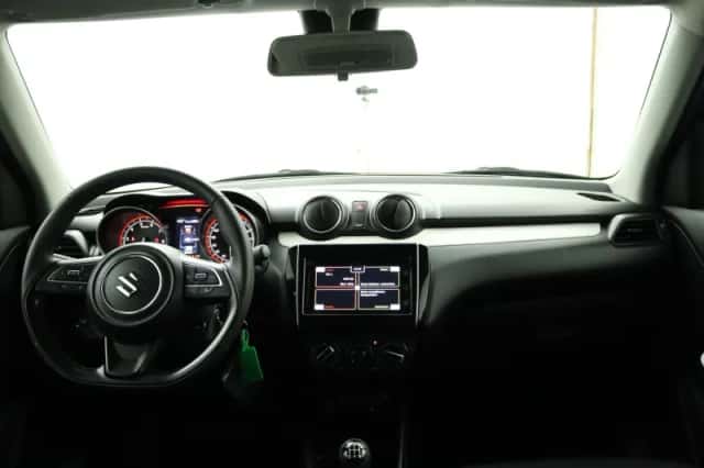 Suzuki Swift (2023) thumbnail 4
