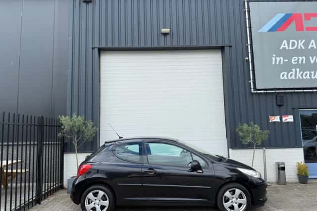 Peugeot 207 (2008) thumbnail 4