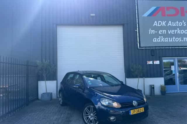 Volkswagen Golf (2009) thumbnail 2