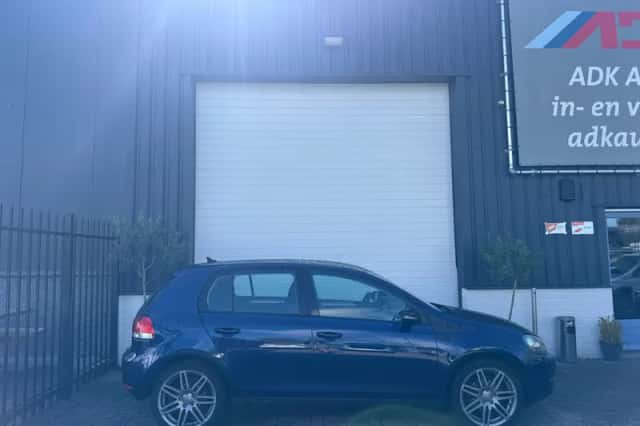 Volkswagen Golf (2009) thumbnail 4