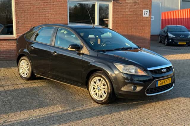 Ford Focus (2009) thumbnail 2