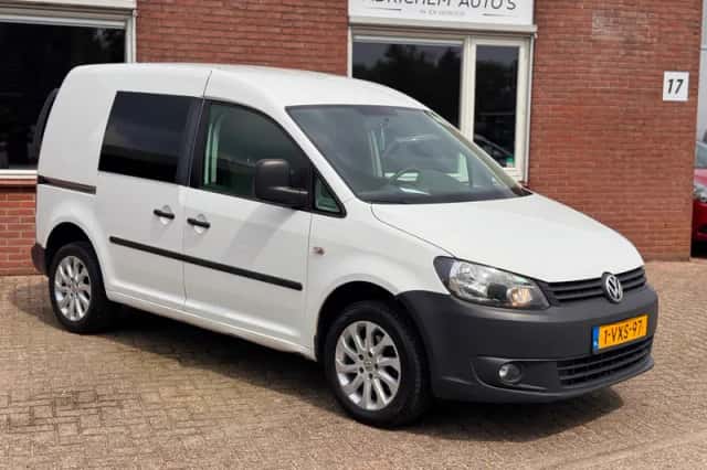 Volkswagen Caddy (2012) thumbnail 2
