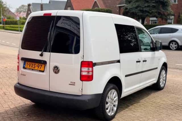 Volkswagen Caddy (2012) thumbnail 3