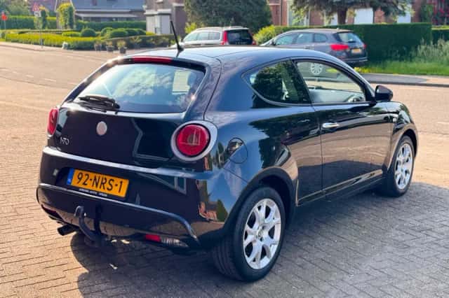 Alfa Romeo MiTo (2009) thumbnail 3