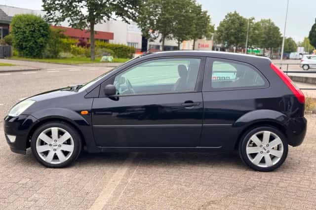 Ford Fiesta (2004) thumbnail 5