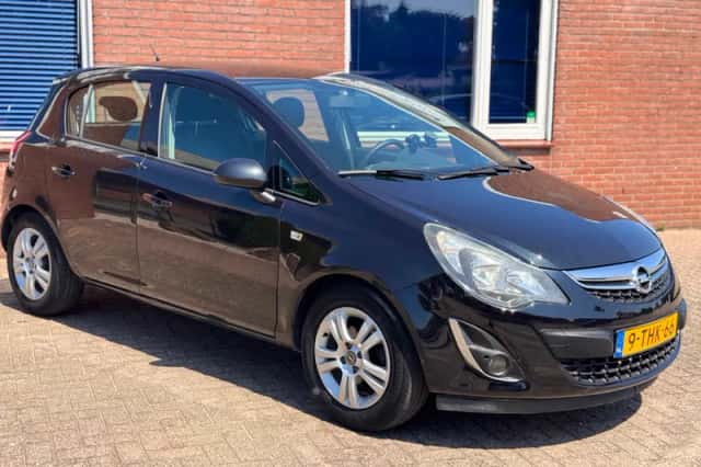 Opel Corsa (2014) thumbnail 2