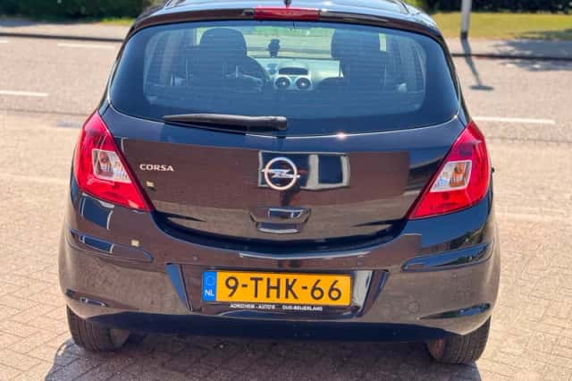 Opel Corsa (2014) thumbnail 4