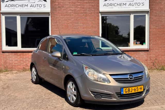 Opel Corsa (2010) thumbnail 1