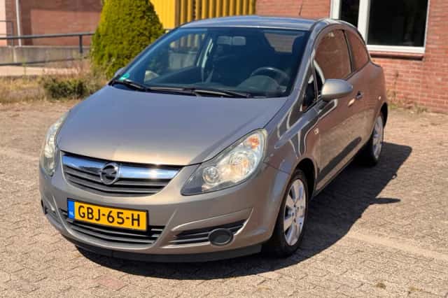 Opel Corsa (2010) thumbnail 6