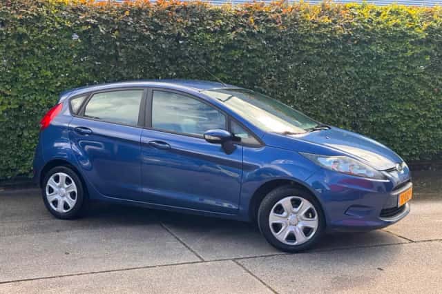 Ford Fiesta (2009) thumbnail 2