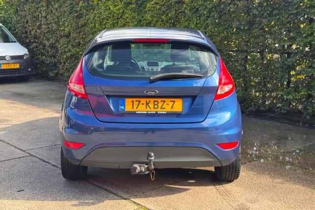 Ford Fiesta (2009) thumbnail 5