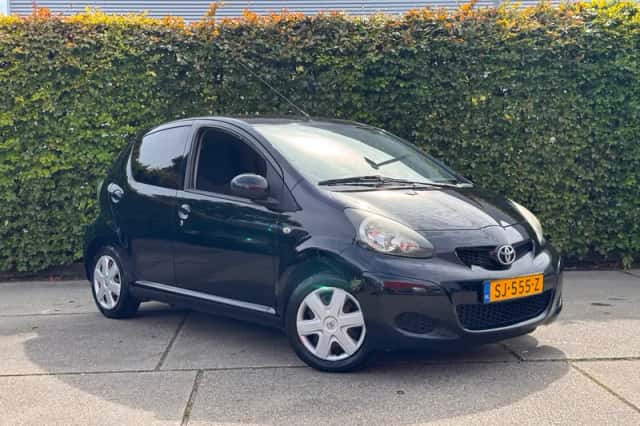 Toyota Aygo (2011) thumbnail 1