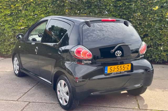 Toyota Aygo (2011) thumbnail 6
