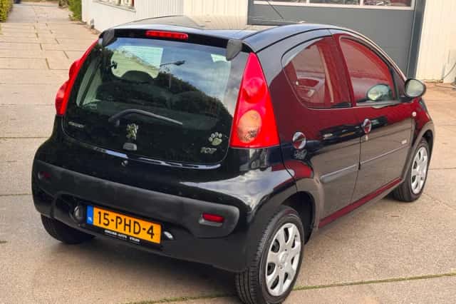 Peugeot 107 (2011) thumbnail 2
