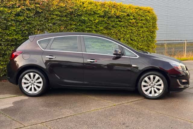 Opel Astra (2014) thumbnail 2
