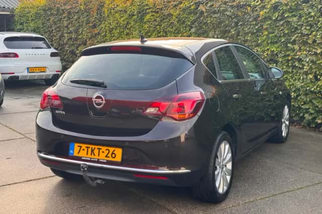 Opel Astra (2014) thumbnail 4
