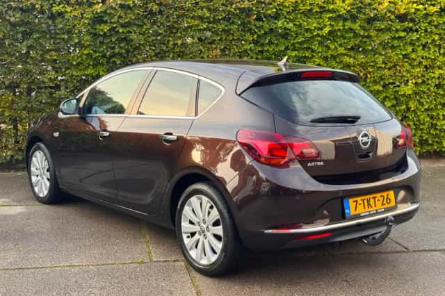 Opel Astra (2014) thumbnail 6