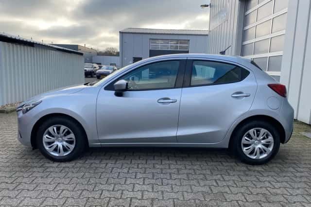 Mazda 2 (2019) thumbnail 3