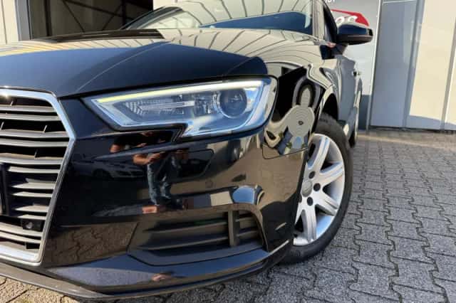 Audi A3 (2018) thumbnail 2
