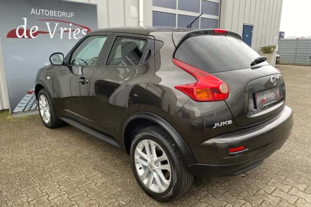 Nissan Juke (2011) thumbnail 2