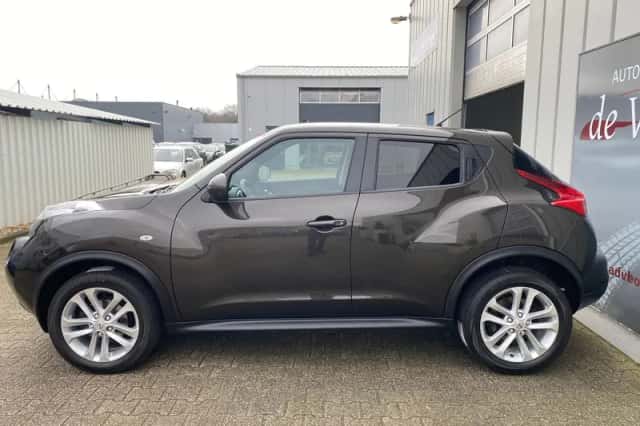 Nissan Juke (2011) thumbnail 3