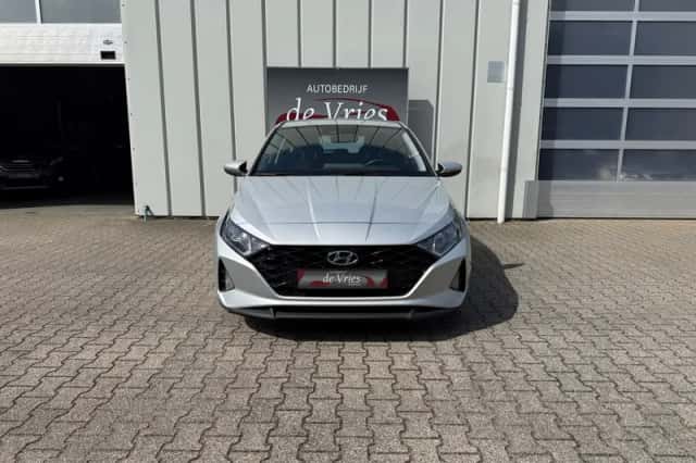 Hyundai i20 (2023) thumbnail 2