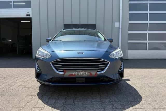Ford Focus (2018) thumbnail 2