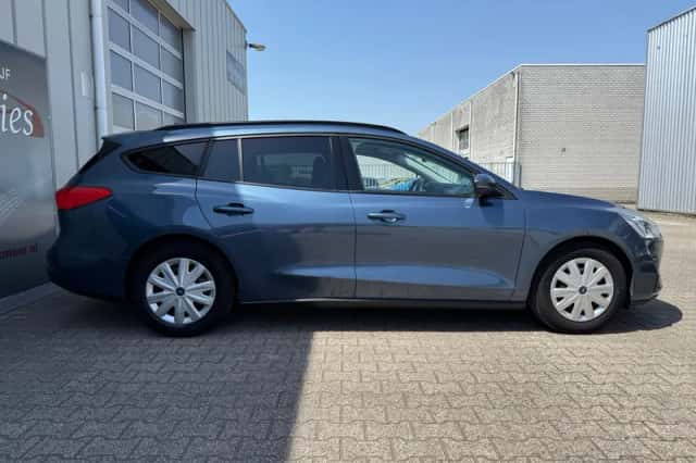 Ford Focus (2018) thumbnail 4
