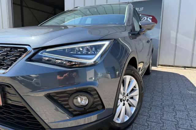 SEAT Arona (2021) thumbnail 2