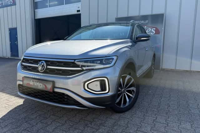 Volkswagen T-Roc (2023) thumbnail 1