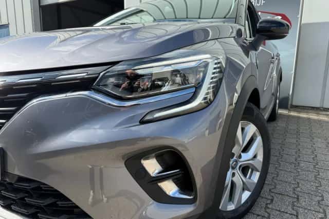Renault Captur (2020) thumbnail 2
