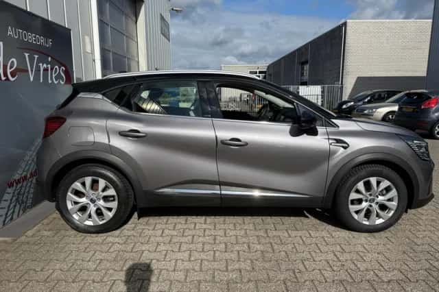 Renault Captur (2020) thumbnail 5