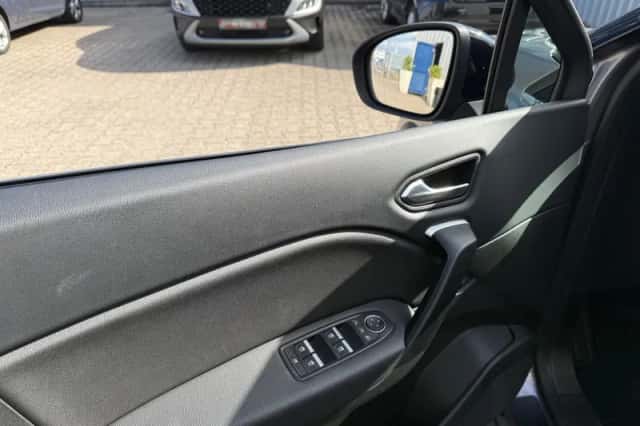 Renault Captur (2020) thumbnail 6