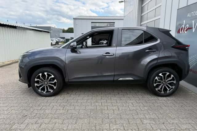 Toyota Yaris Cross (2023) thumbnail 3