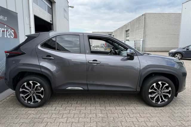 Toyota Yaris Cross (2023) thumbnail 5