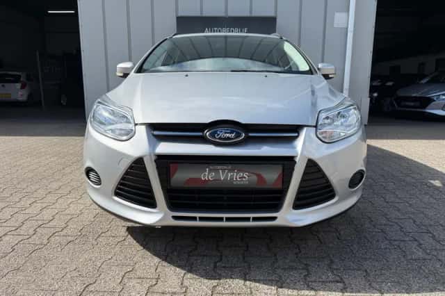 Ford Focus (2011) thumbnail 3