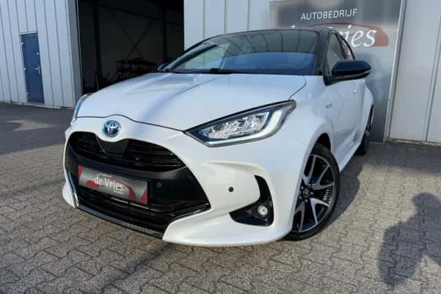 Toyota Yaris (2021) thumbnail 1