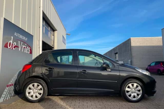 Peugeot 207 (2009) thumbnail 5
