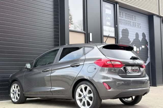 Ford Fiesta (2017) thumbnail 4