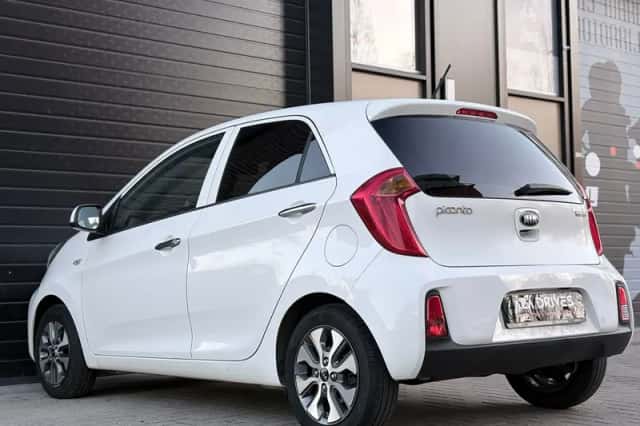 Kia Picanto (2016) thumbnail 4