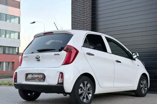 Kia Picanto (2016) thumbnail 6