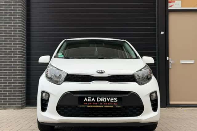 Kia Picanto (2017) thumbnail 2