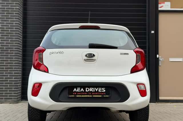 Kia Picanto (2017) thumbnail 5