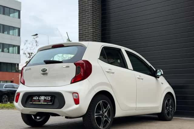 Kia Picanto (2017) thumbnail 6