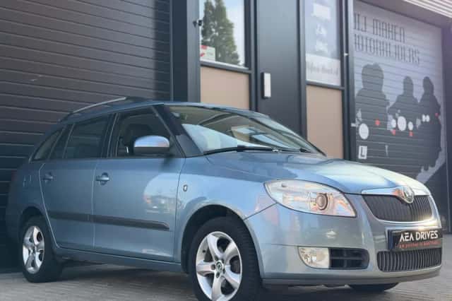 Škoda Fabia (2009) thumbnail 3