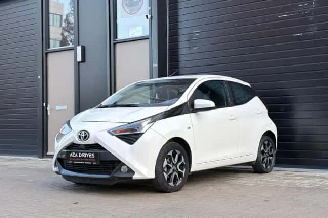 Toyota Aygo (2020) thumbnail 1