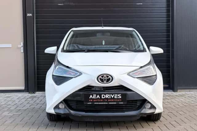 Toyota Aygo (2020) thumbnail 2