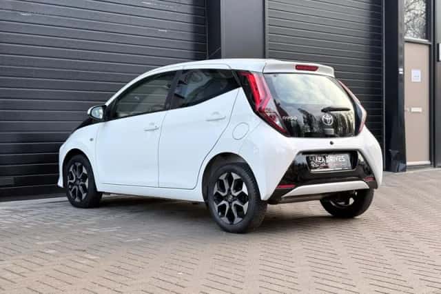 Toyota Aygo (2020) thumbnail 4