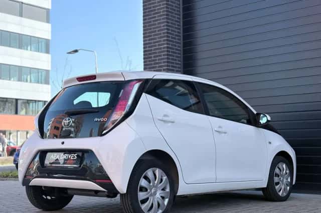 Toyota Aygo (2016) thumbnail 6